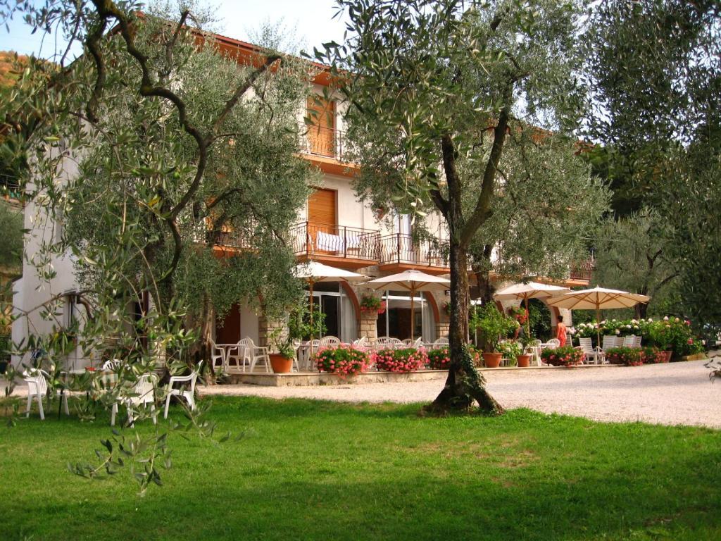 Hotel Zanetti Torri Del Benaco Exterior foto